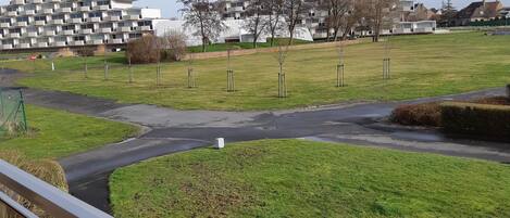 المنطقة المحيطة بالمنشأة