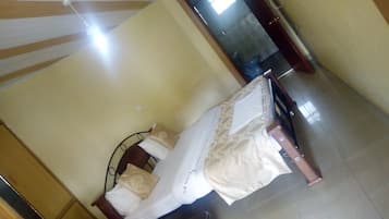 Standard Room | 1 bedroom, desk, blackout drapes, free WiFi