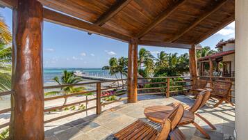 Luxury Villa, Multiple Bedrooms, Ocean View, Beachfront | Balcony