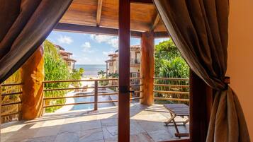 Luxury Villa, Multiple Bedrooms, Ocean View, Beachside | Pemandangan dari bilik