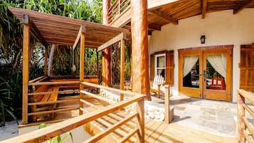 Vila Mewah, beberapa kamar, pemandangan samudra, tepi pantai | Balkon