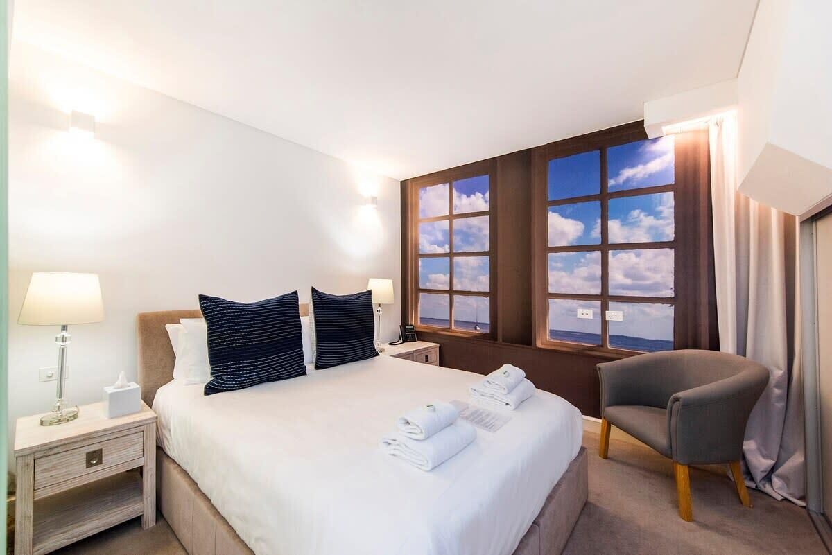 Cosy Mural Studio with Roof Terrace