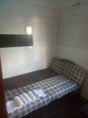 Single Room | Blackout drapes, bed sheets - Platinum Bar Lodge (Nairobi)