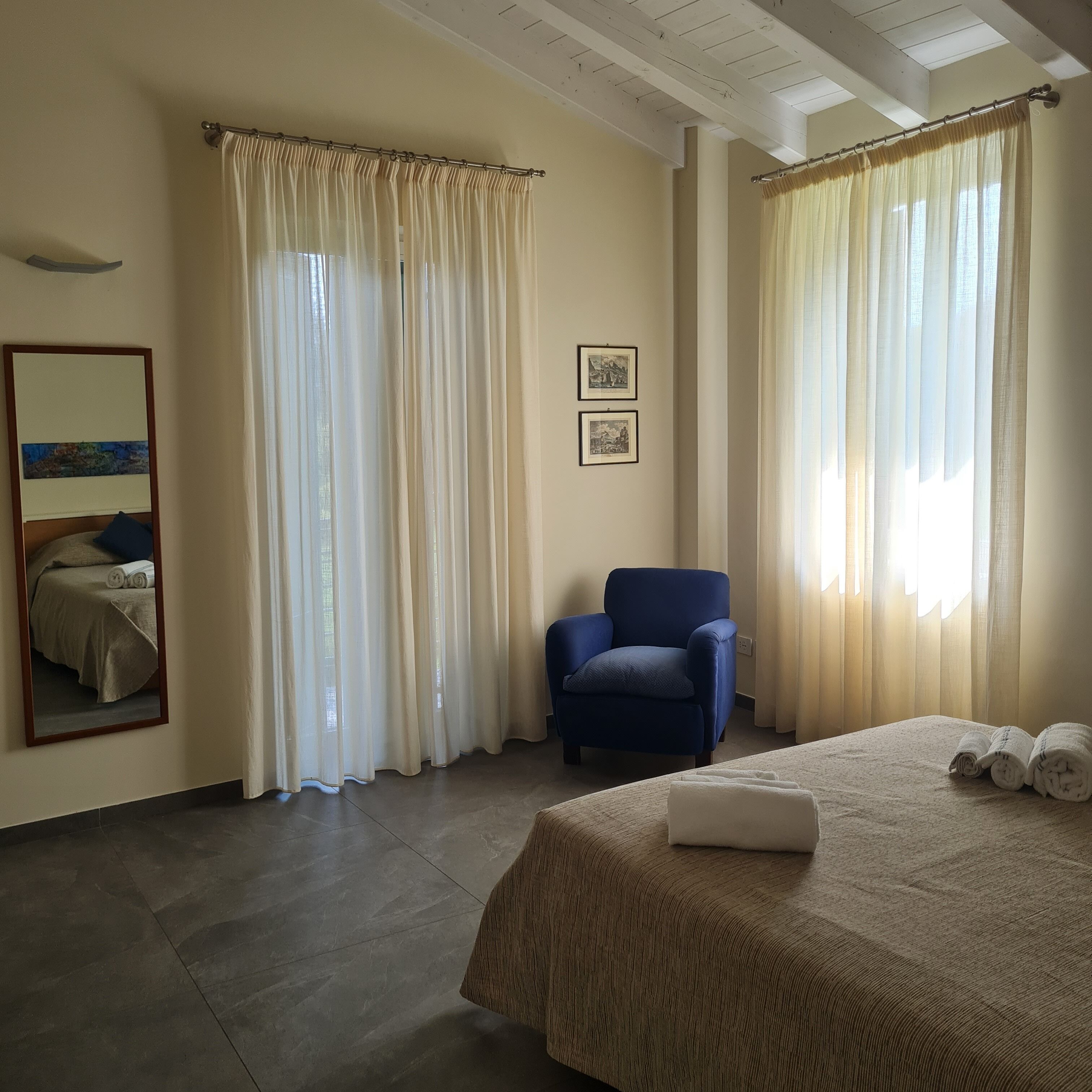 6 Schlafzimmer, Zimmersafe, Bügeleisen/Bügelbrett, Reisekinderbett