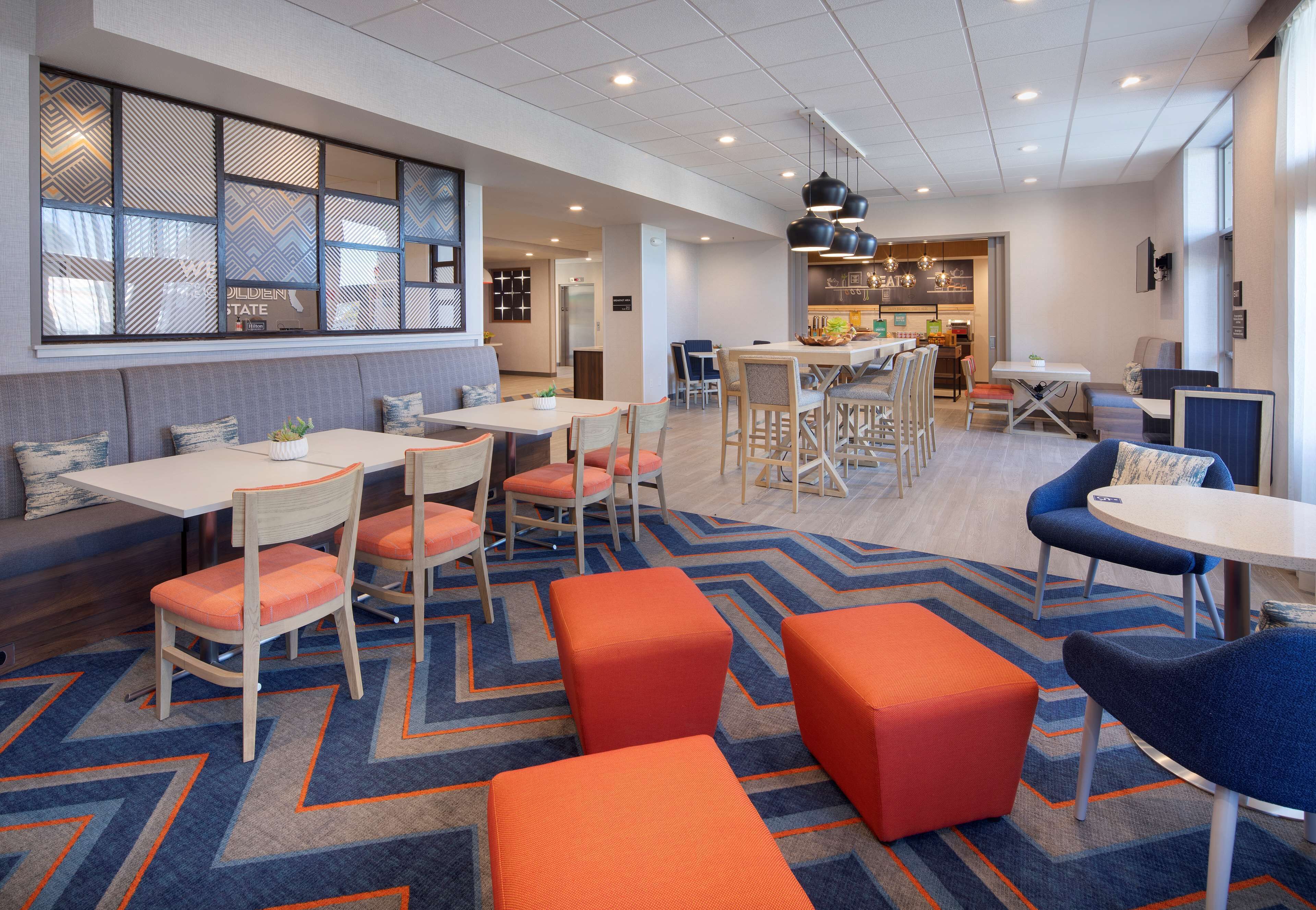 包含每日自助早餐