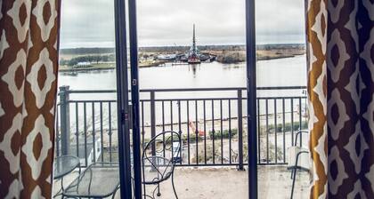 Water Street Retreat 14