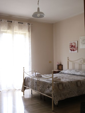 6 Schlafzimmer, Bügeleisen/Bügelbrett, WLAN, Bettwäsche