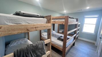 3 bedrooms, free WiFi, bed sheets