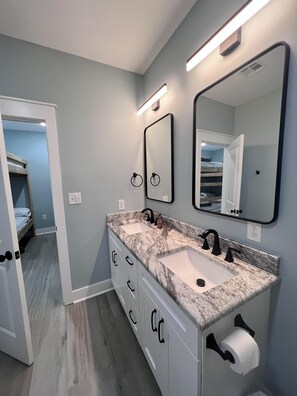 Shower, towels - Experience beachfront bliss at Double the Fun in Grand Isle, LA, perfect for 19 guests! (Grand Isle)