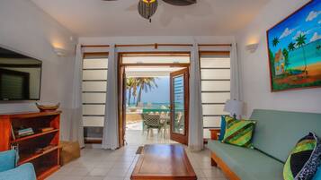 Leilighet (Coral Bay Villas - Starfish Suite) | Safe på rommet, individuelt dekorert og individuelt innredet