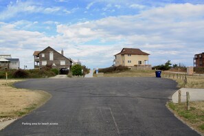 المنطقة المحيطة بالمنشأة