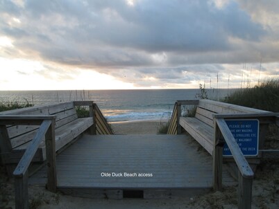 300 YARDS from the OCEAN FRONT!!!  Located in the heart of DUCK!!
New Kitchen!!!