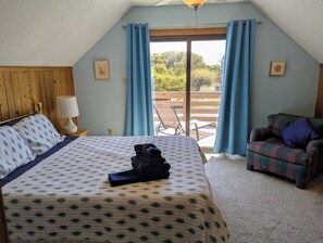 4 bedrooms, iron/ironing board, travel cot, free WiFi