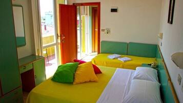 In-room safe, blackout curtains, free WiFi, bed sheets