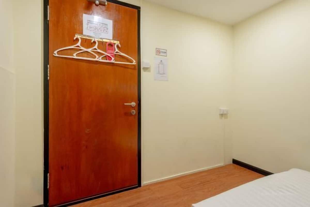 Sérhannaðar innréttingar, sérvalin húsgögn, skrifborð