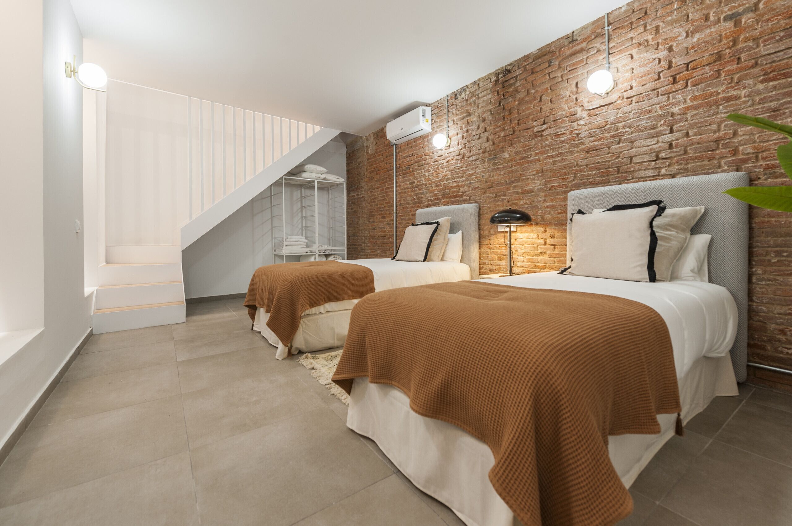 1 dormitorio, tabla de planchar con plancha, wifi gratis y ropa de cama