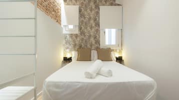 1 dormitorio, tabla de planchar con plancha, wifi gratis y ropa de cama
