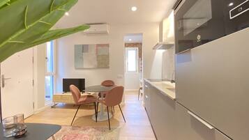 Fridge, microwave, coffee/tea maker, electric kettle