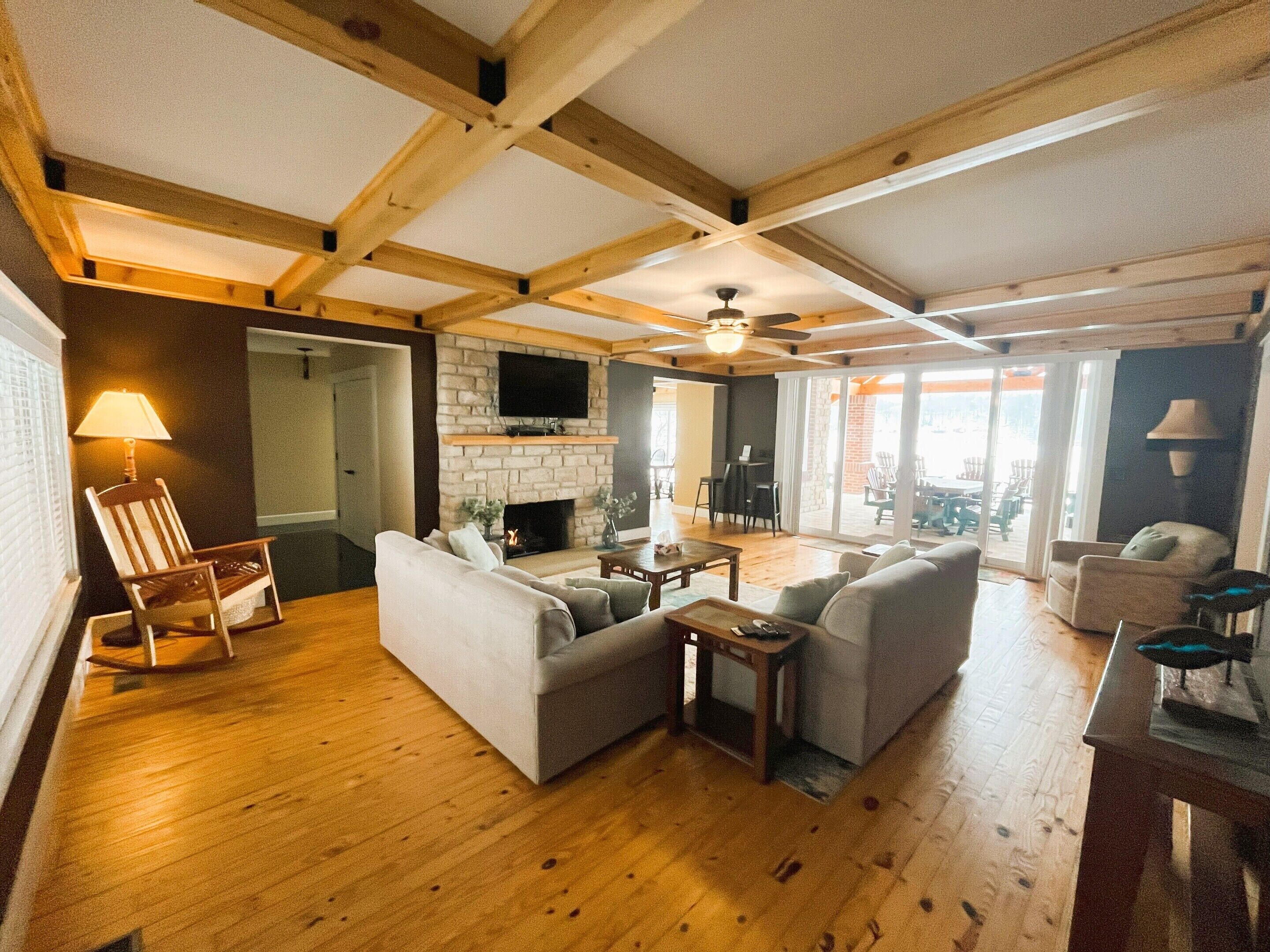 TV, fireplace, DVD player, books