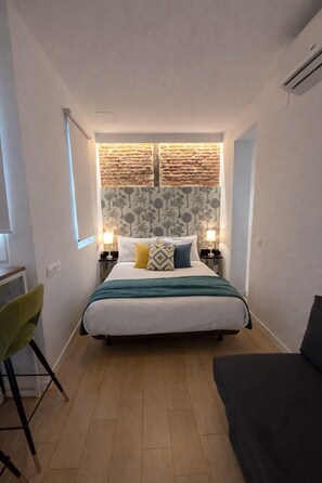 Bügeleisen/Bügelbrett, kostenloses WLAN, Bettwäsche