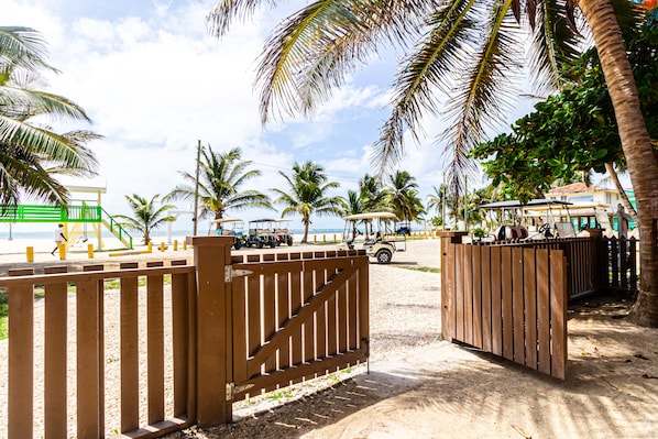 Family House, 2 Bedrooms, Beach View, Oceanfront | Kawasan hartanah