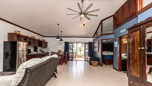 บ้านพัก (Casita Playa del Parque) | ห้องนั่งเล่น | สมาร์ททีวี, เครื่องเล่นดีวีดี