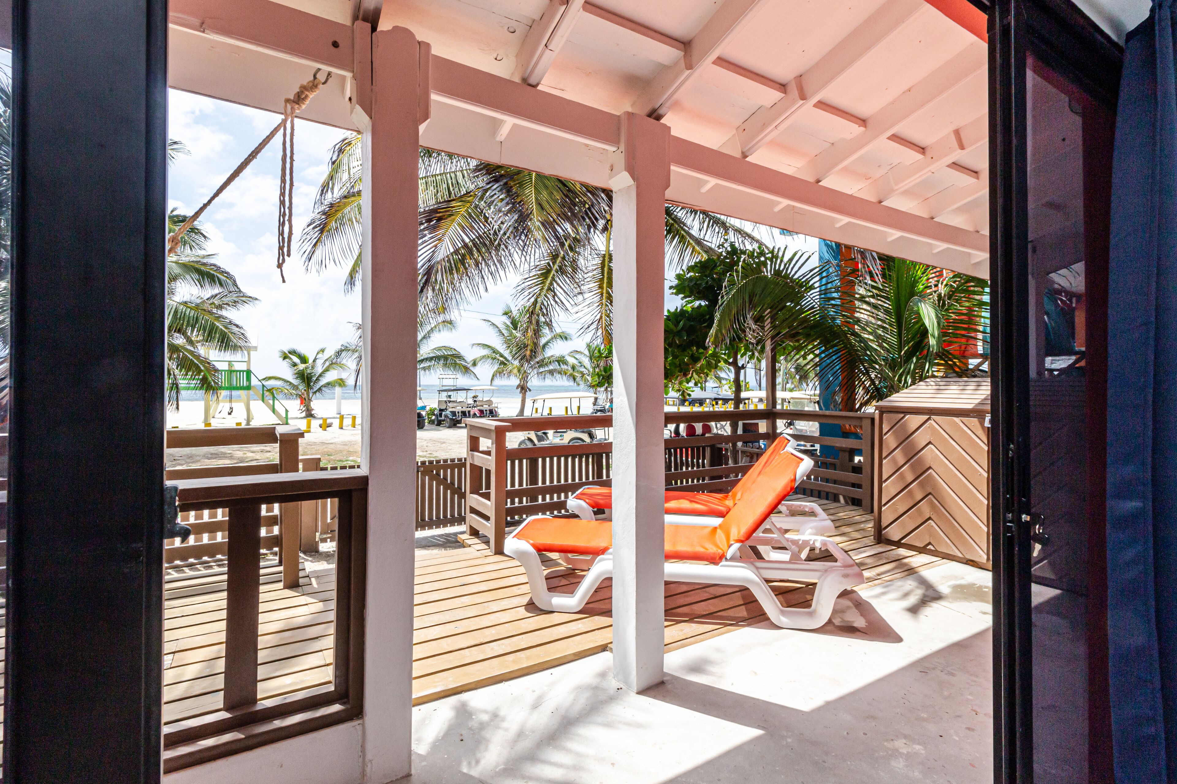 Family House, 2 Bedrooms, Beach View, Oceanfront | Pemandangan dari bilik