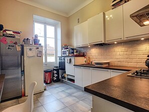 Lave-vaisselle, congélateur