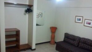 1 soverom, minibar, skrivebord og wi-fi (mot et tillegg)