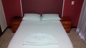 1 habitación, minibar, escritorio y wifi 