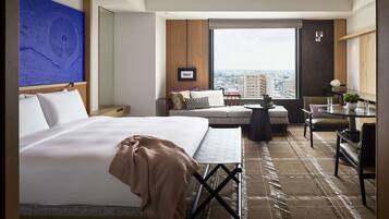 Premium Room, 1 King Bed with Sofa bed | Hypo-allergenic bedding, in-room safe, desk, blackout drapes