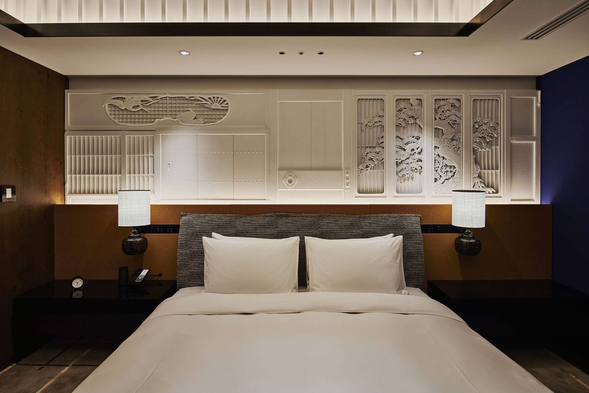 1 bedroom, hypo-allergenic bedding, in-room safe, desk