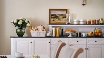 Free daily buffet breakfast