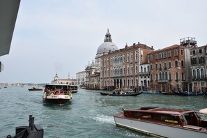 Unclassified image, 5 of 25, button