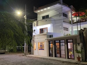 숙박 시설 정면