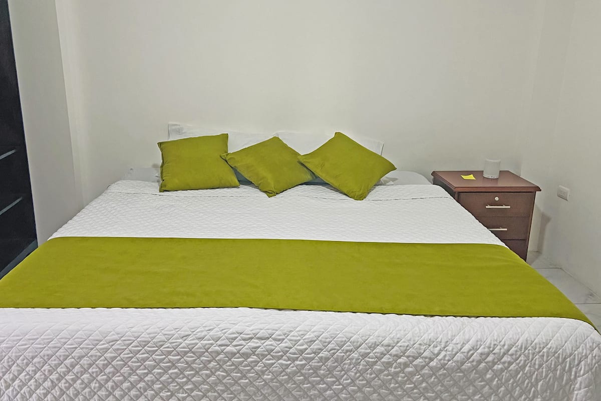 Blackout curtains, free WiFi, bed sheets