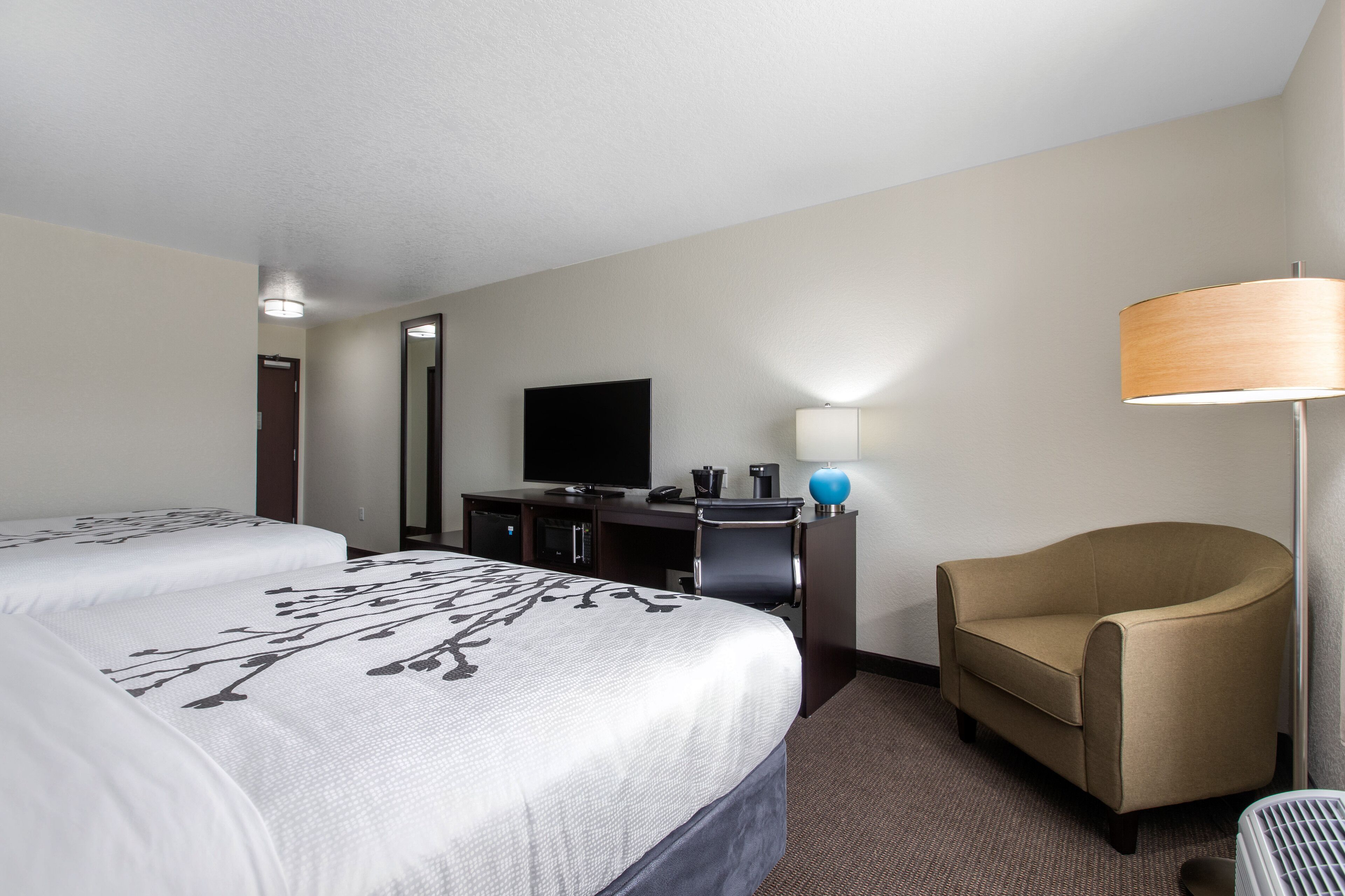 1 bedroom, desk, free wifi, bed sheets