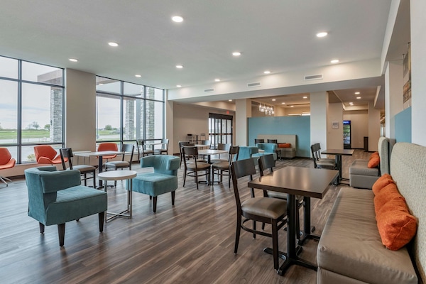Free continental breakfast