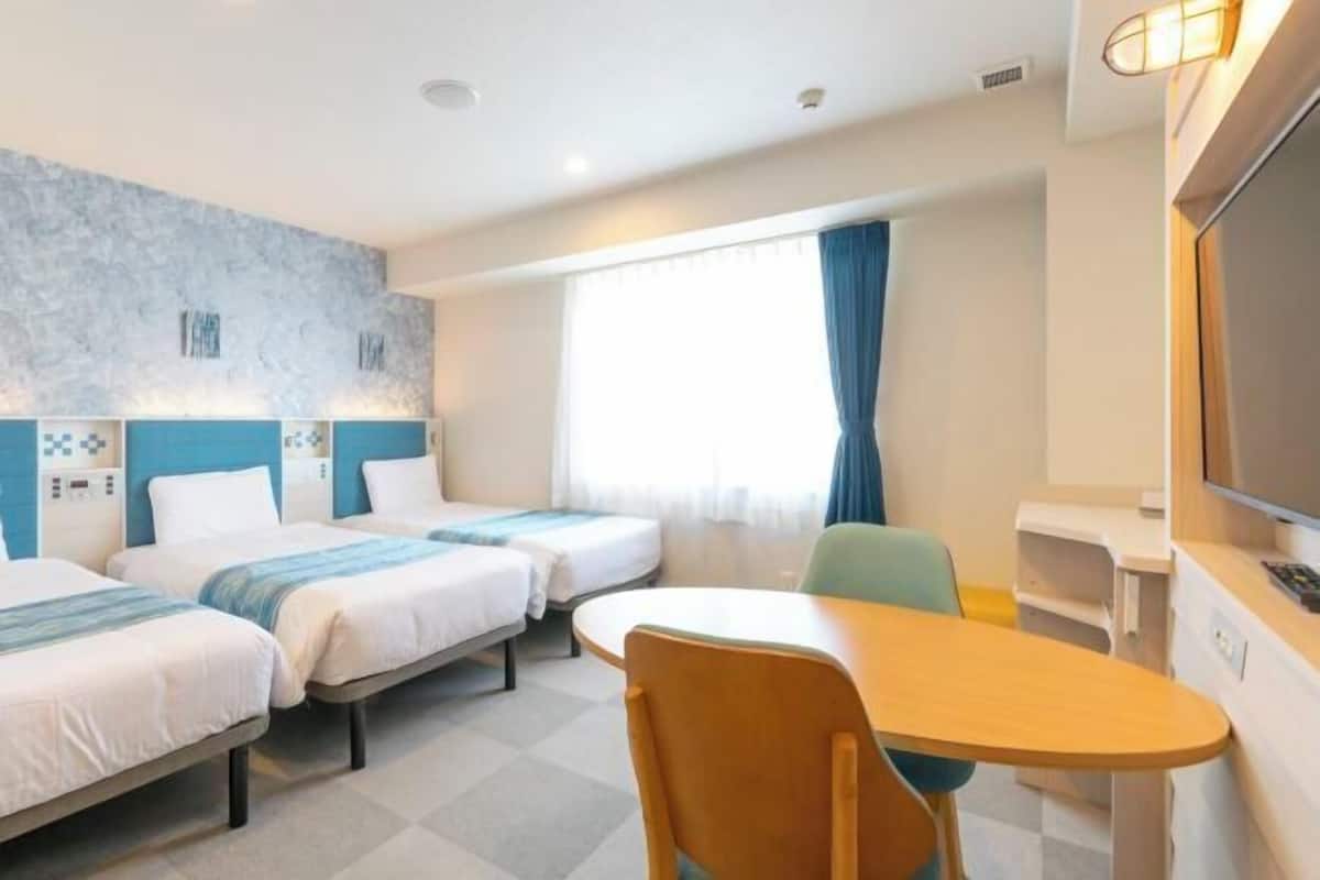 In-room safe, desk, blackout drapes, soundproofing