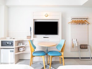 Standard Room, 2 Twin Beds, Non Smoking | Premium bedding, in-room safe, desk, blackout drapes - Comfort Hotel Ishigaki Island (Ishigaki)