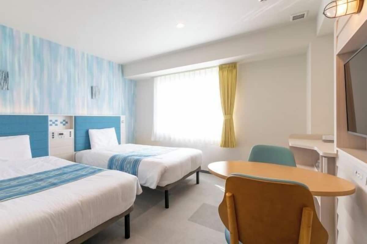 In-room safe, desk, blackout drapes, soundproofing