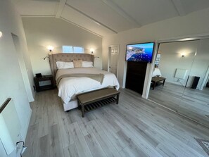 2 bedrooms, desk, iron/ironing board, travel cot