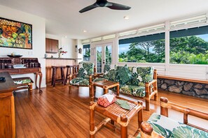 Interior - BEST LOCATION ,  LANIKAI registration number W00530010-01 TMK 43005029 Licensed! (Kailua)