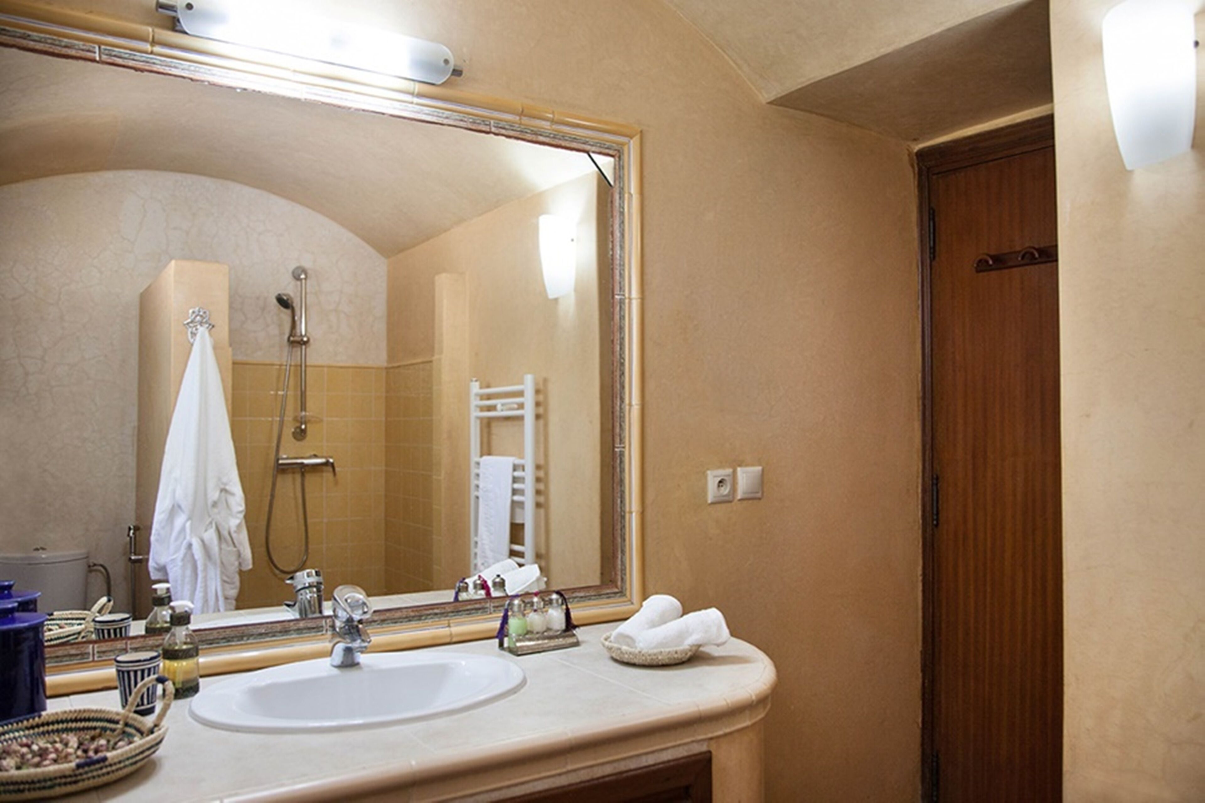 traditional twin room (ksar mazaj) | bathroom | hair dryer, towels, shampoo, toilet paper