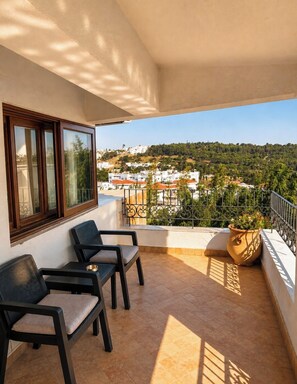 Chambre triple supérieure (Sidi Mghaite) | Terrasse/patio