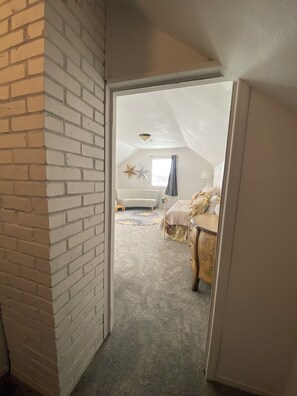 Interior -  Mount Rainier View 3 bedroom home NE Tacoma/Browns Point (Tacoma)