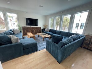 Smart TV, DVD player, books