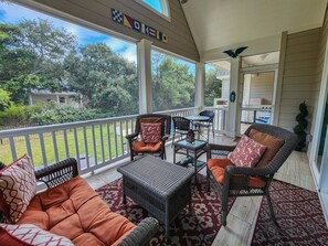 Property grounds - POSITIVE LATITUDE - 3 BR/2.5 BA - PRIVATE POOL, Short walk to beach (Southern Shores)