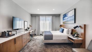 Hypo-allergenic bedding, in-room safe, desk, laptop workspace