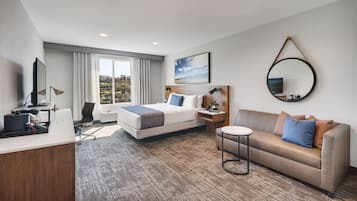 Hypo-allergenic bedding, in-room safe, desk, laptop workspace